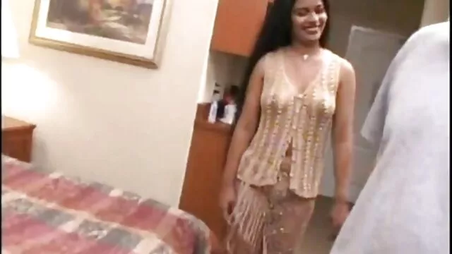 कोई पंजीकरण Porno  एक मुर्गा के आसपास उसके होंठ लपेटने के बीएफ फिल्म सेक्सी मूवी लिए इंतजार नहीं कर सकता